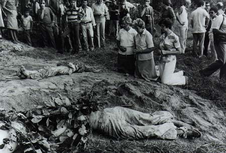 Corpos ficam nas ruas. Ordem da FMLN.